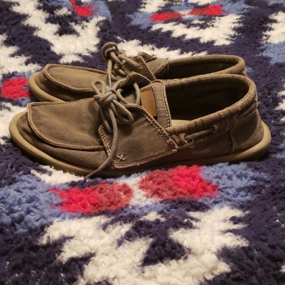 Sanuks